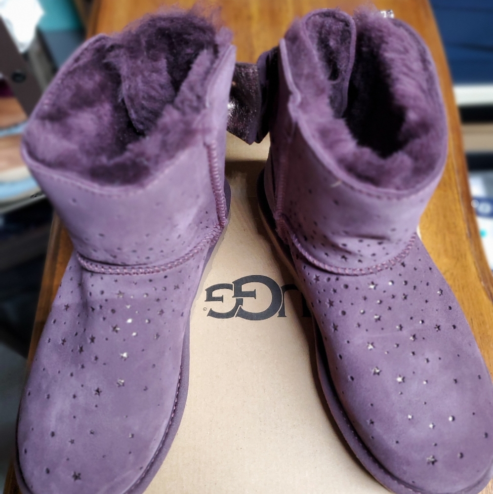 UGG Stargirl Mini Bow _ Size 6